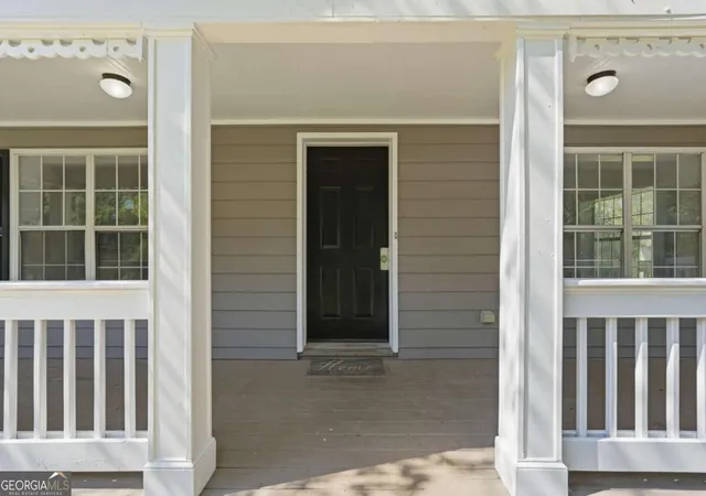 Photo 3 of Single family home for sale at 140 N Alexander St, Buford, GA 30518 | MLS# 10838327 | Listing updated on 2026-09-16