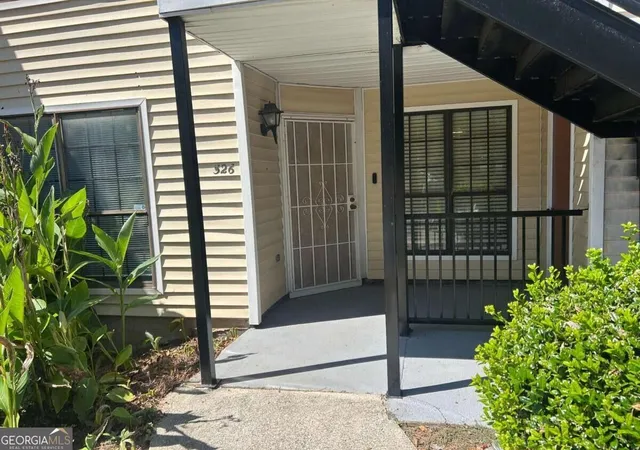 Photo 2 of Condo for sale at 526 Windchase Ln, Stone Mountain, GA 30083 | MLS# 10847029 | Listing updated on 2026-09-30