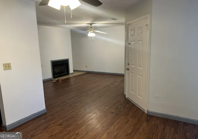 Photo 3 of Condo for sale at 526 Windchase Ln, Stone Mountain, GA 30083 | MLS# 10847029 | Listing updated on 2026-09-30