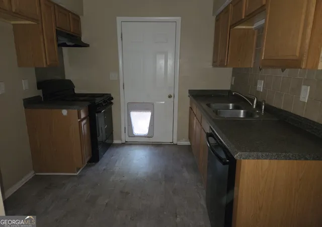 Photo 2 of Townhouse for sale at 4701 Flat Shls Rd #50E, Union City, GA 30291 | MLS# 10879574 | Listing updated on 2026-10-27