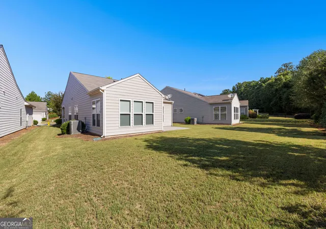 Photo 3 of Single family home for sale at 502 Beautyberry Dr, Griffin, GA 30223 | MLS# 10849558 | Listing updated on 2026-10-07