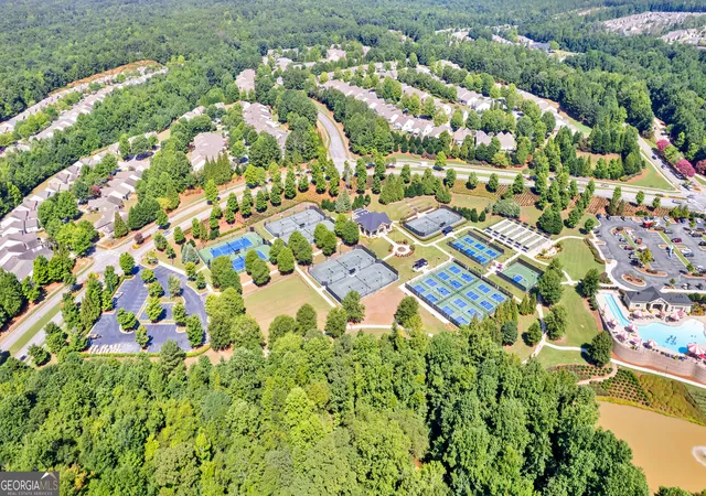 Photo 3 of Single family home for sale at 502 Beautyberry Dr, Griffin, GA 30223 | MLS# 10849558 | Listing updated on 2026-10-07