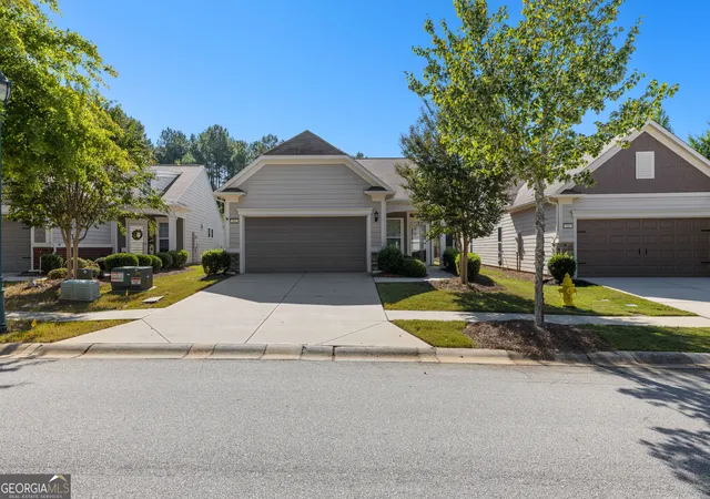 Photo 4 of Single family home for sale at 502 Beautyberry Dr, Griffin, GA 30223 | MLS# 10849558 | Listing updated on 2026-10-07
