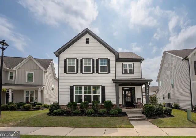 Photo 3 of Single family home for sale at 5200 Parkwood Dr, Flowery Branch, GA 30542 | MLS# 10851607 | Listing updated on 2026-10-07
