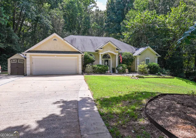 Photo 3 of Single family home for sale at 105 Franklin Pl, Lagrange, GA 30240 | MLS# 10826865 | Listing updated on 2026-10-11