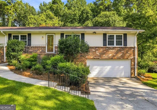 Photo 2 of Single family home for sale at 231 Suburban Dr, Kennesaw, GA 30144 | MLS# 10839870 | Listing updated on 2026-09-24