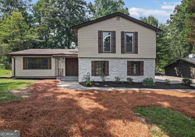 Photo 1 of Single family home for sale at 6883 Creekmoor Ln, Riverdale, GA 30296 | MLS# 10840143 | Listing updated on 2026-09-18