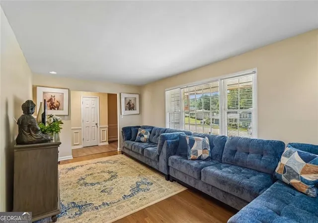 Photo 3 of Single family home for sale at 3076 Briarleaf Dr, Decatur, GA 30034 | MLS# 10842136 | Listing updated on 2026-09-15