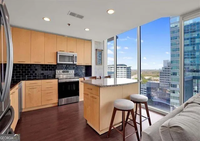 Photo 3 of Condo for sale at 3324 Peachtree Rd Ne #1307, Atlanta, GA 30326 | MLS# 10852414 | Listing updated on 2026-10-08