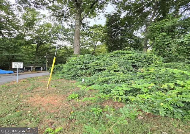 Photo 3 of Sale Pending at 546 Dixon St, Scottdale, GA 30079 | MLS# 10844465 | Listing updated on 2026-09-14