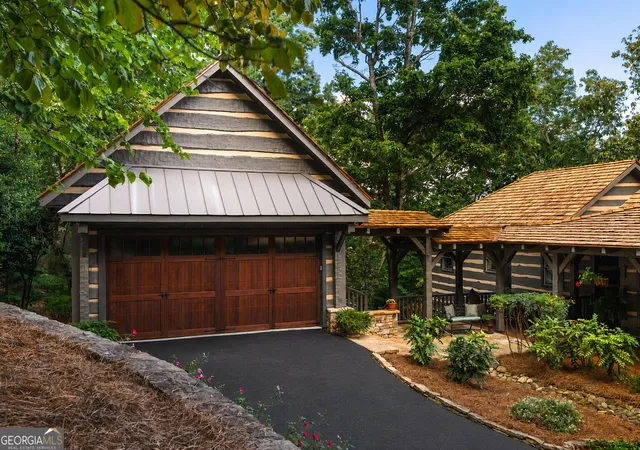Photo 3 of Single family home for sale at 1414 Mcelroy Mountain Dr, Big Canoe, GA 30143 | MLS# 10838665 | Listing updated on 2026-09-24
