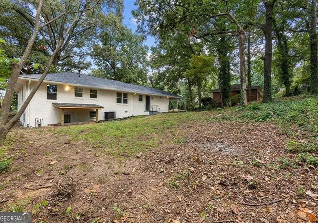 Photo 2 of Single family home for sale at 650 Bolton Rd Nw, Atlanta, GA 30331 | MLS# 10845684 | Listing updated on 2026-09-25