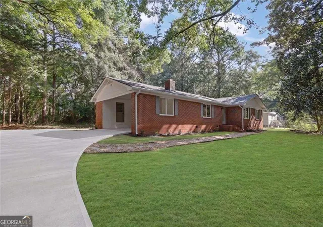 Photo 3 of Single family home for sale at 1924 Mountain Crk Church Rd Nw, Monroe, GA 30656 | MLS# 10851425 | Listing updated on 2026-10-07