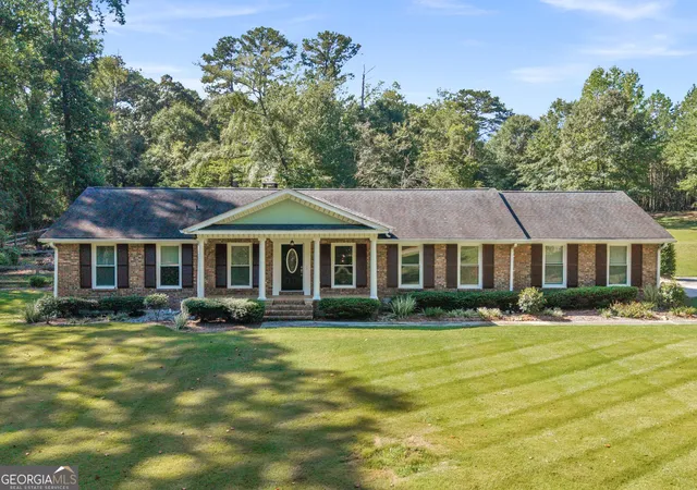Photo 1 of Sale Pending at 6401 E Glen Rd, Lithonia, GA 30038 | MLS# 10844090 | Listing updated on 2026-09-22