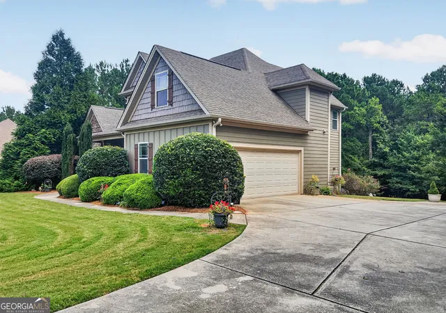 Photo 3 of Single family home for sale at 25 Magnolia Pl Ct, Senoia, GA 30276 | MLS# 10624784 | Listing updated on 2026-09-04