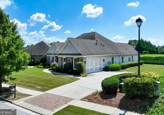 Photo 3 of Single family home for sale at 6623 Trl Side Dr, Flowery Branch, GA 30542 | MLS# 10837338 | Listing updated on 2026-09-17