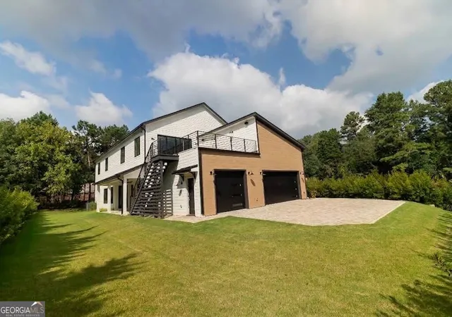 Photo 3 of Single family home for sale at 2650 Roswell Rd, Marietta, GA 30062 | MLS# 10852696 | Listing updated on 2026-10-08