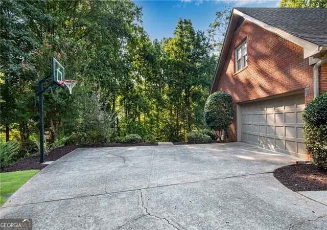 Photo 3 of Sale Pending at 750 Arkwith Way, Alpharetta, GA 30022 | MLS# 10841602 | Listing updated on 2026-09-18