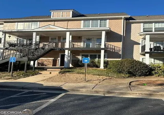 Condo for sale at 1035 Barnett Shls Rd #924, Athens, GA 30605 | MLS# 10852836