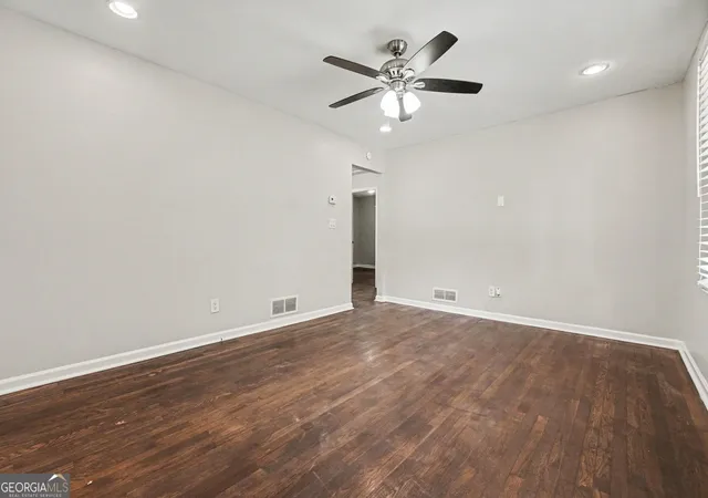 Photo 3 of Single family home for sale at 1140 Vonda Ln Sw, Mableton, GA 30126 | MLS# 10772067 | Listing updated on 2026-10-05