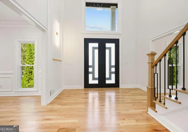 Photo 3 of Mansion for sale at 762 Bedford Oaks Dr, Marietta, GA 30068 | MLS# 10837172 | Listing updated on 2026-10-07