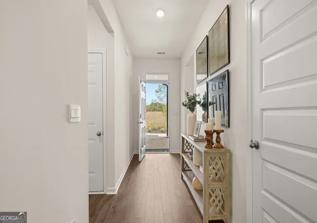 Photo 3 of Single family home for sale at 200 Melrose Ct, Jefferson, GA 30549 | MLS# 10846685 | Listing updated on 2026-09-30