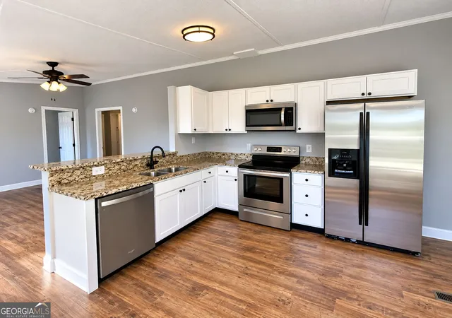 Photo 3 of Sale Pending at 210 Betsy Ln, Rossville, GA 30741 | MLS# 10842891 | Listing updated on 2026-09-11