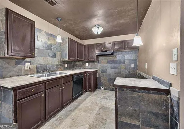 Photo 1 of Single family home for sale at 852 Alfred Rd NW, Atlanta, GA 30331 | MLS# 10846002 | Listing updated on 2026-09-28