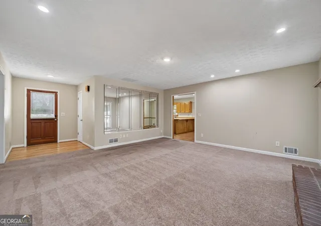 Photo 3 of Sale Pending at 3102 Skyland Dr Sw, Snellville, GA 30078 | MLS# 10847313 | Listing updated on 2026-09-24