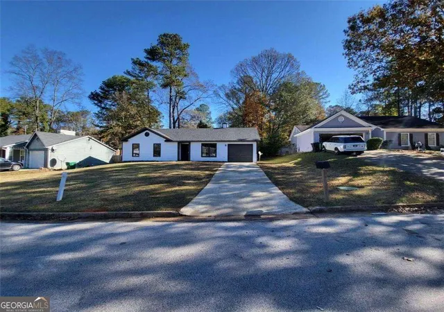 Photo 1 of Single family home for sale at 915 Fox Valley Ct, Stone Mountain, GA 30088 | MLS# 10840531 | Listing updated on 2026-09-19