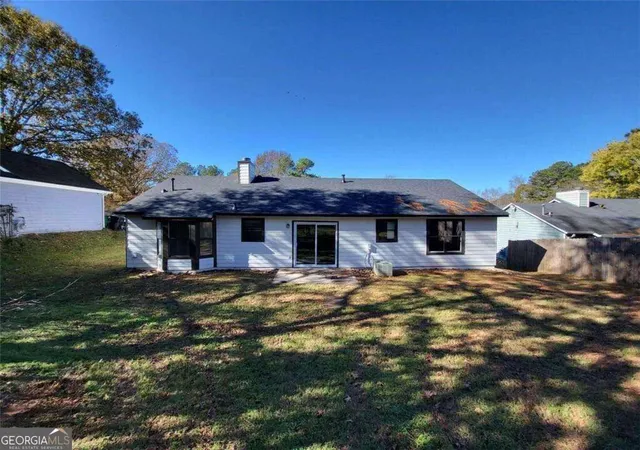 Photo 2 of Single family home for sale at 915 Fox Valley Ct, Stone Mountain, GA 30088 | MLS# 10840531 | Listing updated on 2026-09-19