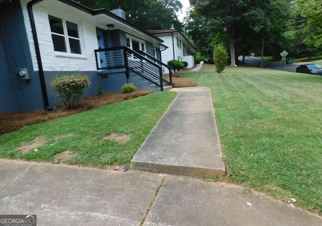 Photo 2 of Single family home for sale at 195 W Lake Dr Nw, Atlanta, GA 30314 | MLS# 10840773 | Listing updated on 2026-09-08