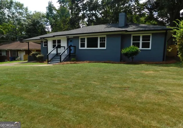 Photo 4 of Single family home for sale at 195 W Lake Dr NW, Atlanta, GA 30314 | MLS# 10840773 | Listing updated on 2026-09-08