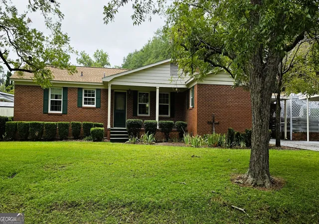 Photo 1 of Single family home for sale at 555 Mulberry St, Swainsboro, GA 30401 | MLS# 10845287 | Listing updated on 2026-10-12