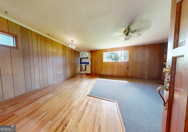 Photo 3 of Single family home for sale at 555 Mulberry St, Swainsboro, GA 30401 | MLS# 10845287 | Listing updated on 2026-10-12