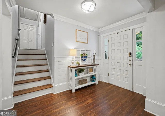 Photo 3 of Single family home for sale at 290 Saddle Lake Dr, Roswell, GA 30076 | MLS# 10842020 | Listing updated on 2026-09-09