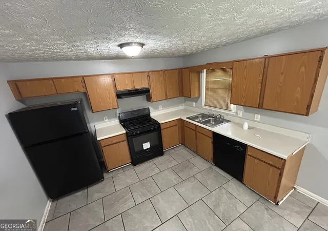 Photo 4 of Sale Pending at 148 Dillon Dr, Douglasville, GA 30134 | MLS# 10841063 | Listing updated on 2026-10-30