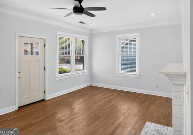 Photo 3 of Single family home for sale at 845 Metropolitan Pkwy SW, Atlanta, GA 30310 | MLS# 10842715 | Listing updated on 2026-09-10