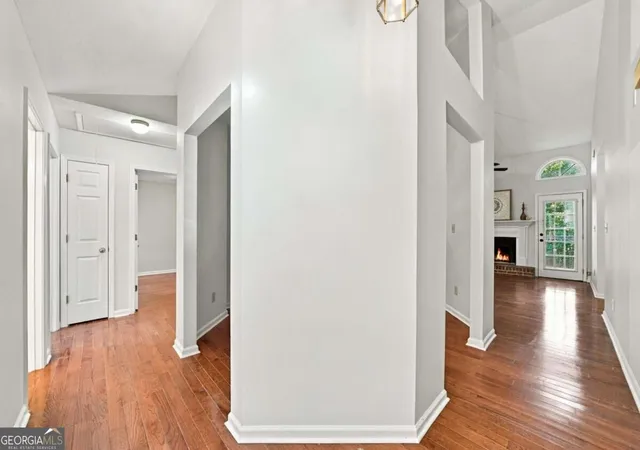 Photo 4 of Single family home for sale at 410 Rose Crk Pl, Woodstock, GA 30189 | MLS# 10851280 | Listing updated on 2026-10-07
