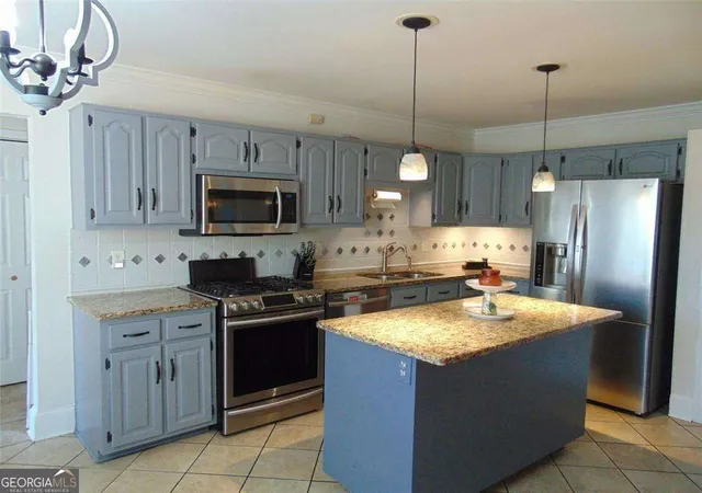 Photo 3 of Single family home for sale at 22 Valley Creek Dr Sw, Cartersville, GA 30120 | MLS# 10832052 | Listing updated on 2026-10-09