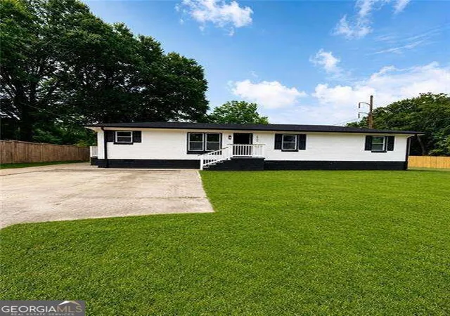 Photo 2 of Single family home for sale at 2898 Meadowview Dr Se, Atlanta, GA 30316 | MLS# 10839416 | Listing updated on 2026-09-17