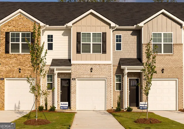Photo 1 of Townhouse for sale at 208 Kenmore Cir, Perry, GA 31069 | MLS# 10731390 | Listing updated on 2026-09-11