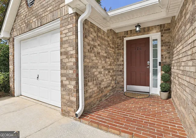 Photo 2 of Single family home for sale at 126 Green Tree Dr, Newnan, GA 30265 | MLS# 10880364 | Listing updated on 2026-10-29