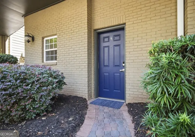 Photo 2 of Condo for sale at 1635 Briarcliff Rd Ne #4, Atlanta, GA 30306 | MLS# 10842822 | Listing updated on 2026-09-10