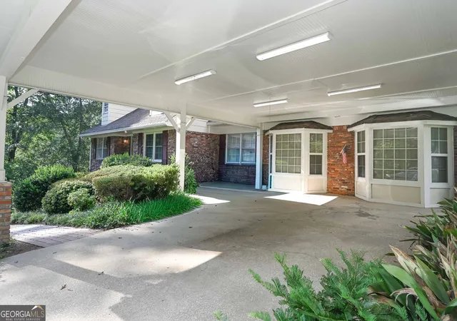 Photo 3 of Single family home for sale at 1830 Tara Cir, Douglasville, GA 30135 | MLS# 10837154 | Listing updated on 2026-09-15