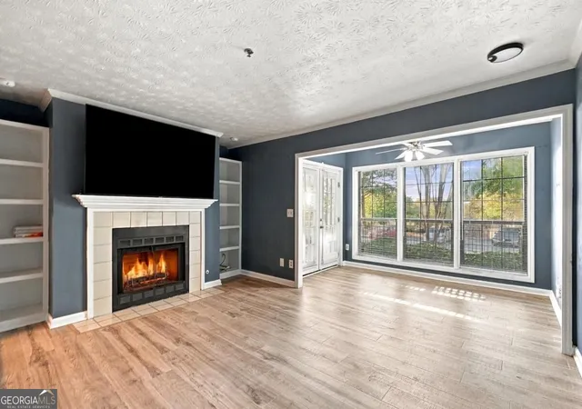 Listing Photo 1 - Condo for sale in building located at 4628 Vinings Central Run SE, Atlanta, GA 30339 - Unit #126