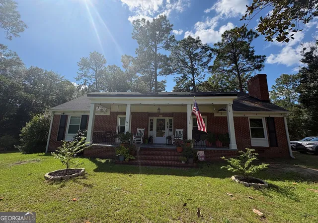 Photo 1 of Single family home for sale at 517 N Main St, Statesboro, GA 30458 | MLS# 10840582 | Listing updated on 2026-09-18