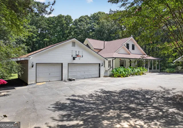 Photo 3 of Single family home for sale at 2856 Old Peachtree Rd, Dacula, GA 30019 | MLS# 10837199 | Listing updated on 2026-09-15