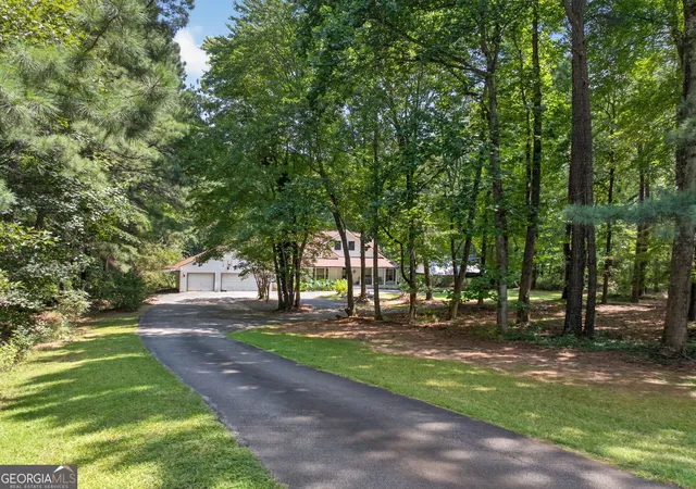 Photo 3 of Single family home for sale at 2856 Old Peachtree Rd, Dacula, GA 30019 | MLS# 10837199 | Listing updated on 2026-09-15