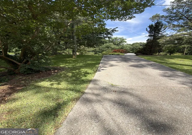 Photo 3 of Single family home for sale at 6450 E Stubbs Rd, South Fulton, GA 30349 | MLS# 10834750 | Listing updated on 2026-09-19